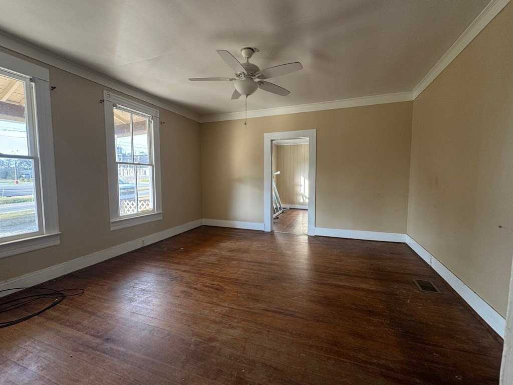 1001 W Bartow St - Photo 5 of 9