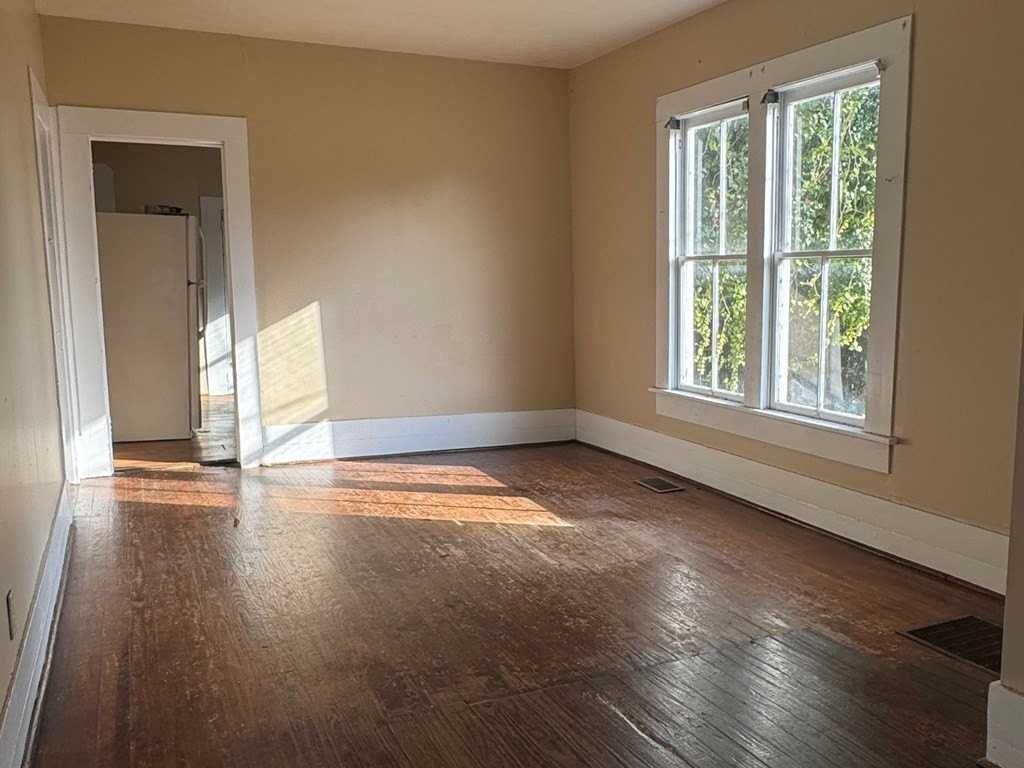 1001 W Bartow St - Photo 6 of 9