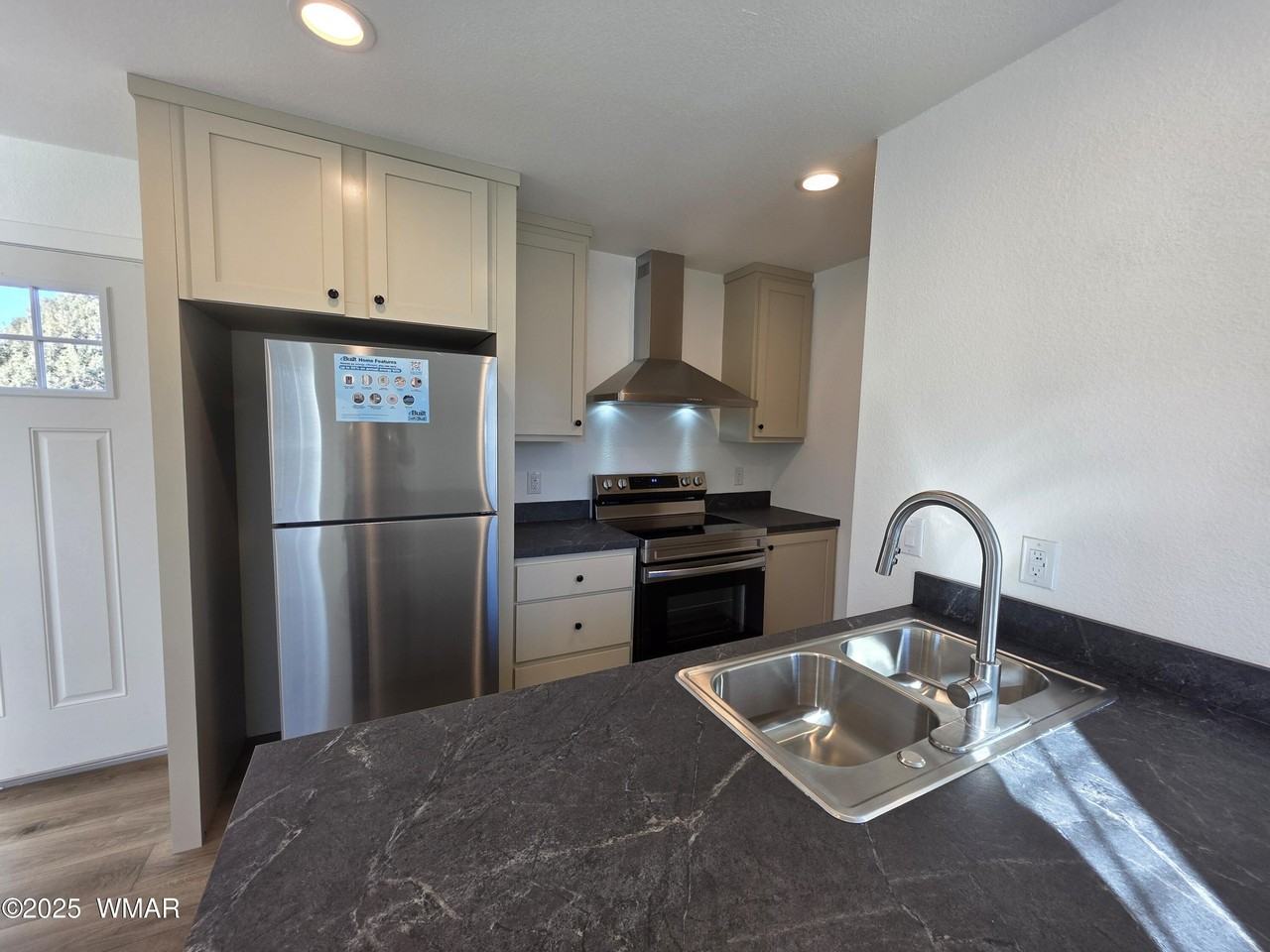 8368 Ridge Dr - Photo 6 of 16