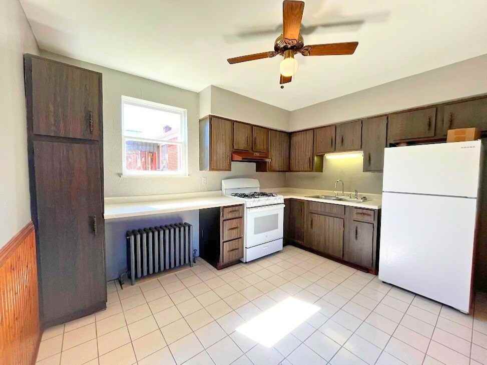 222 Adrian Ave - Photo 3 of 4