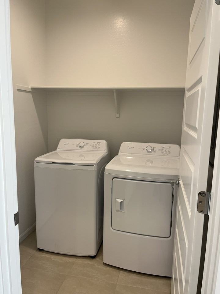 9738 W Catalina Dr - Photo 6 of 20