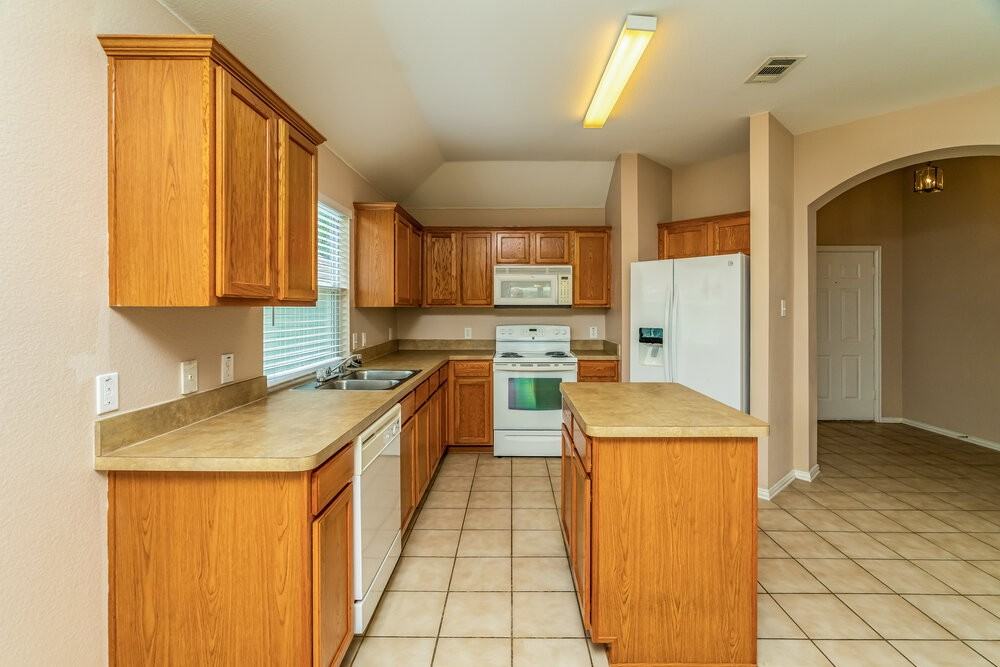 317 Creekview Dr - Photo 7 of 16