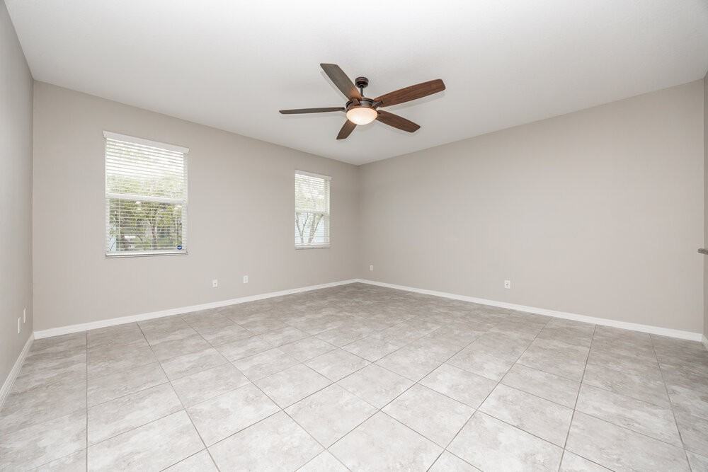 21018 Picket Fence Ct - Photo 3 of 16
