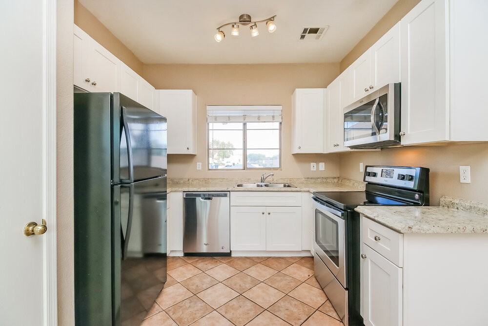 1575 E Baylor Ln #F - Photo 7 of 17