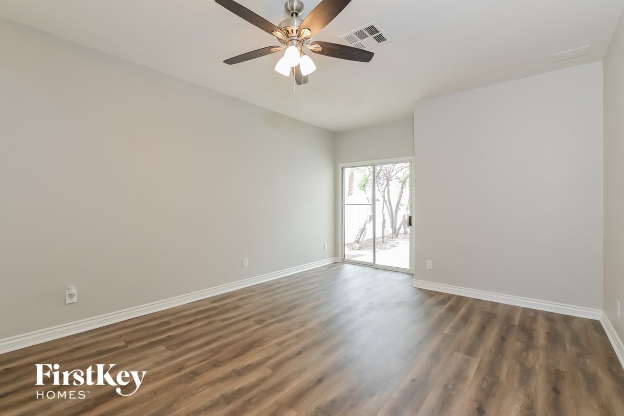 2462 Wrangler Walsh Ln - Photo 3 of 15