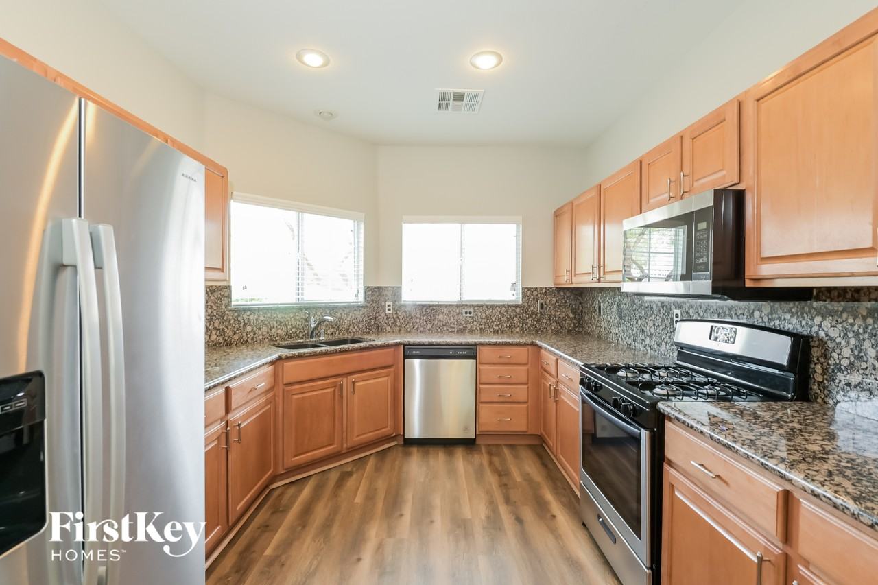 2462 Wrangler Walsh Ln - Photo 6 of 15