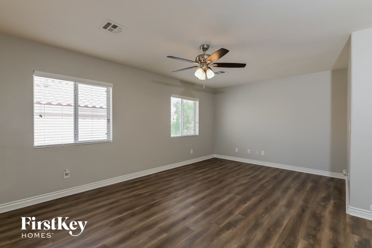 2462 Wrangler Walsh Ln - Photo 7 of 15