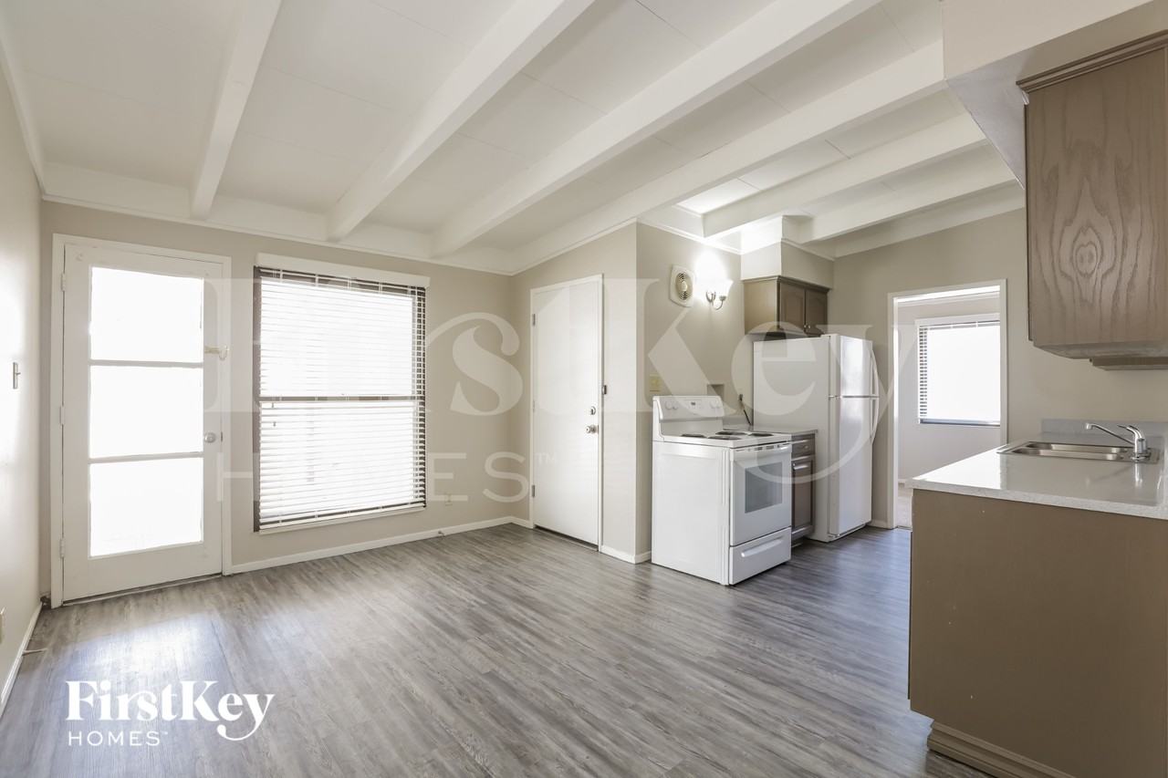 333 South Mallard Street - Photo 5 of 15