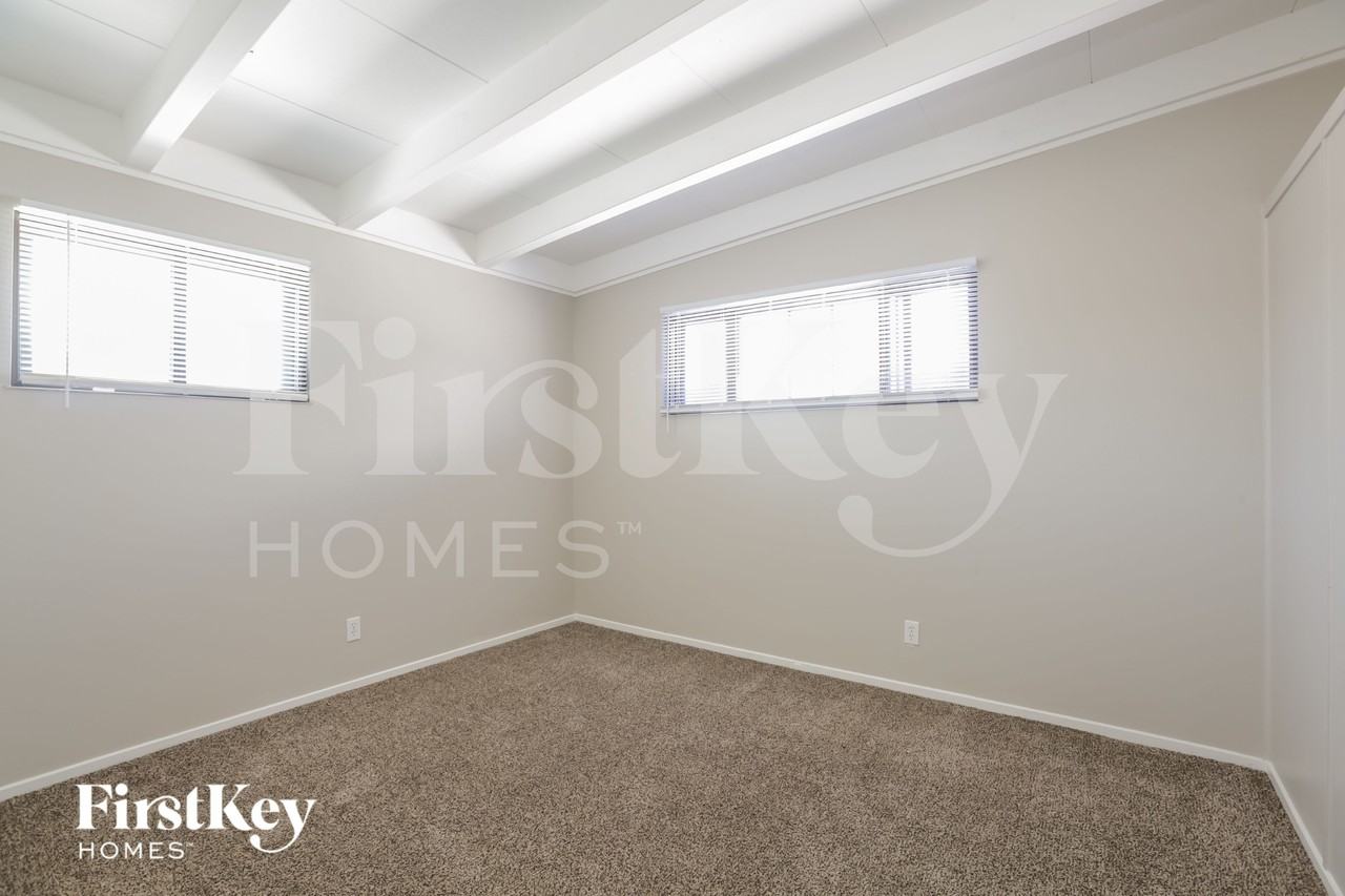 333 South Mallard Street - Photo 7 of 15