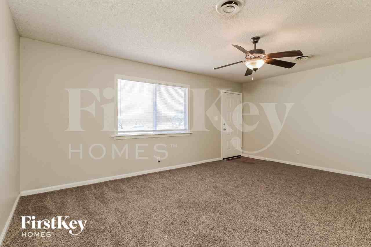 208 Valley Forge Ave - Photo 4 of 16