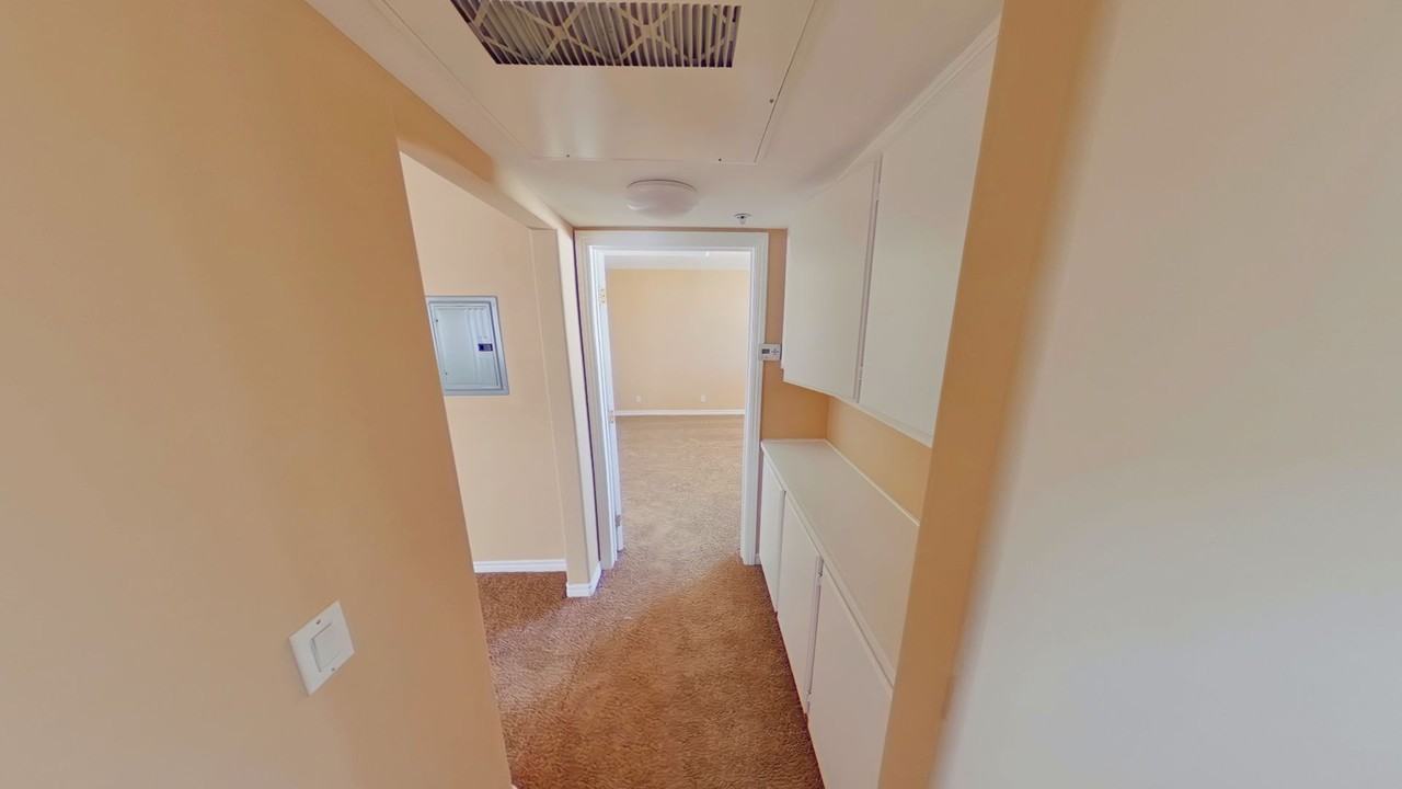 4006 - Photo 6 of 34