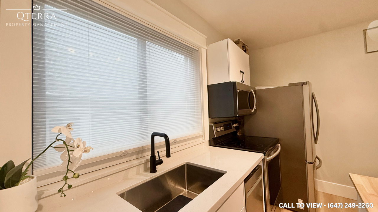 251 Silverthorn Avenue - Photo 6 of 10