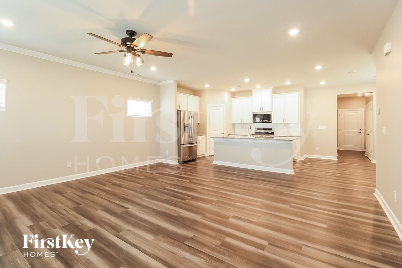 4003 Armstrong Farm Dr - Photo 5 of 19