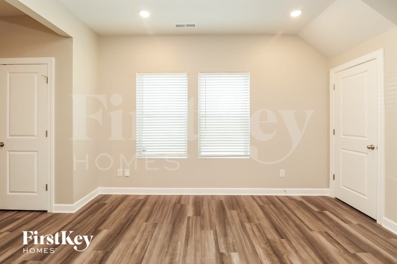 4003 Armstrong Farm Dr - Photo 6 of 19