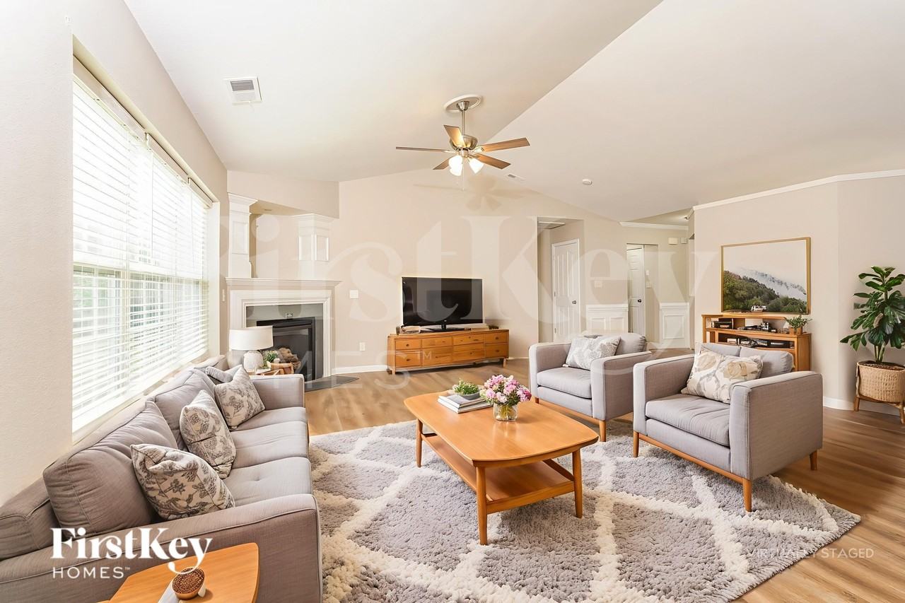 3365 Lilliefield Lane - Photo 3 of 19