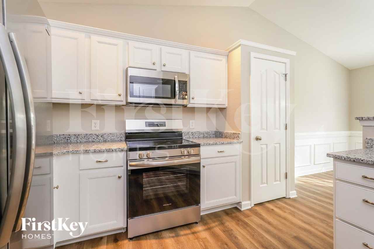 3365 Lilliefield Lane - Photo 6 of 19