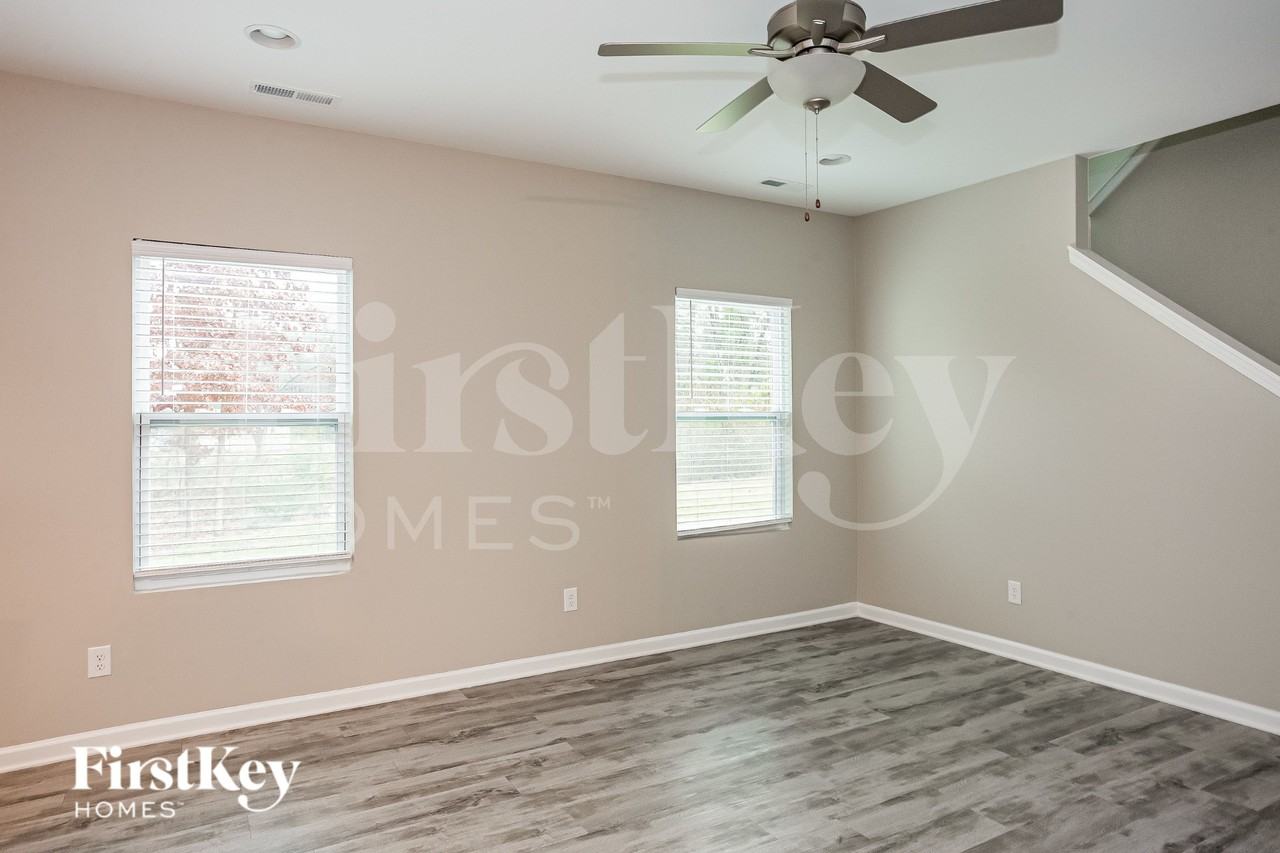 13232 Berkley Ave - Photo 4 of 19
