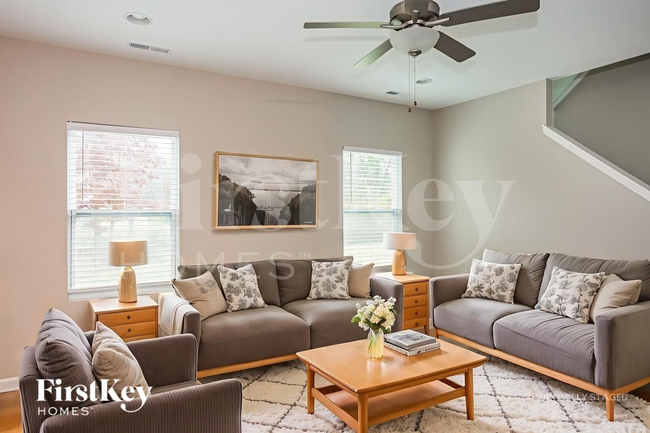 13232 Berkley Ave - Photo 5 of 19