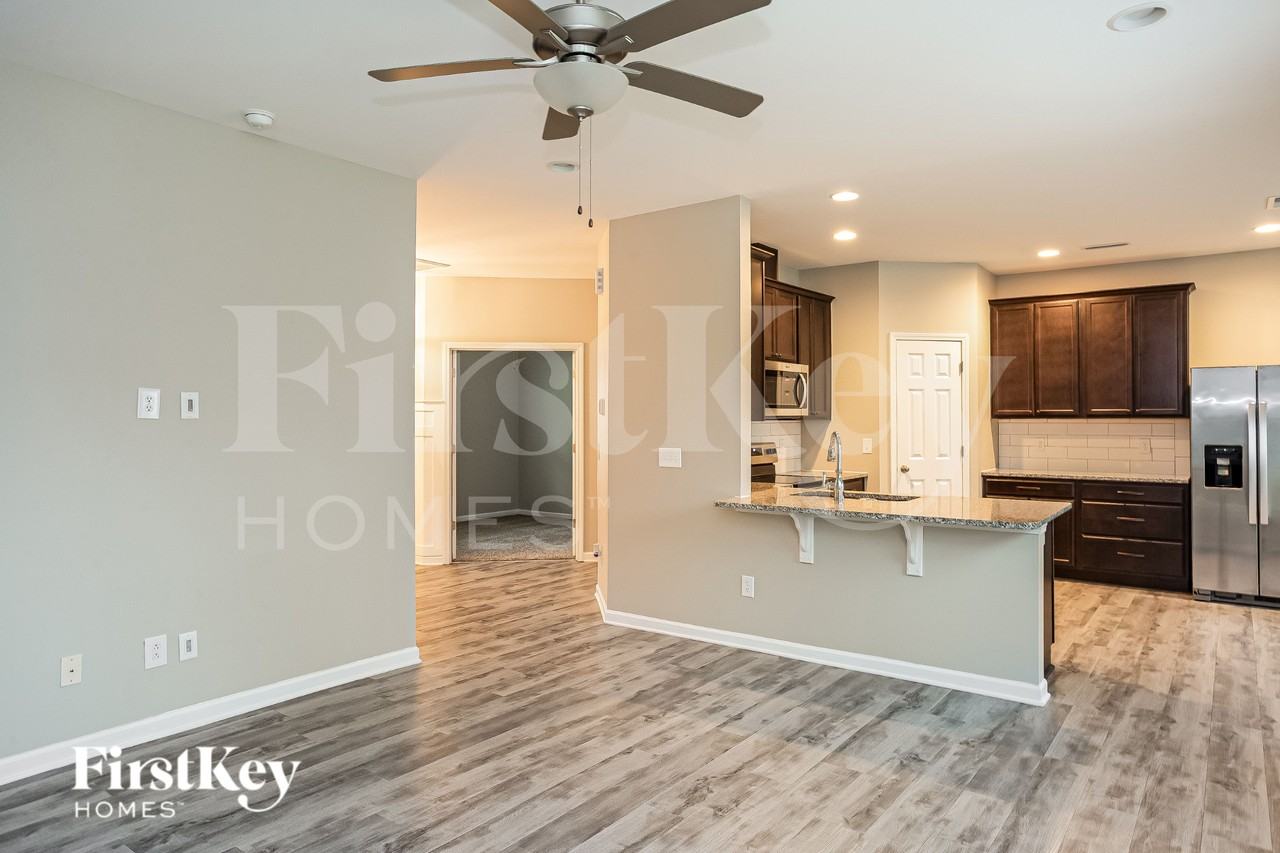 13232 Berkley Ave - Photo 6 of 19