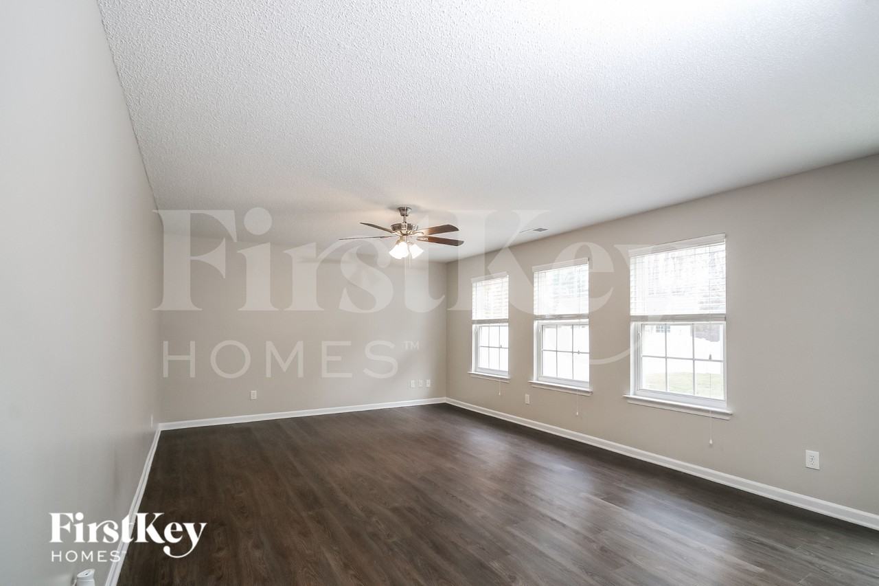 4110 Edgeview Dr - Photo 2 of 16