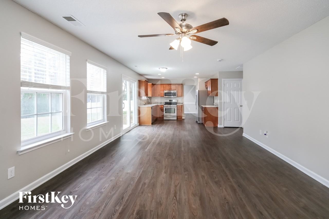 4110 Edgeview Dr - Photo 3 of 16