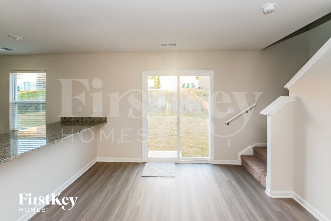 5024 Wolfridge Ave - Photo 5 of 19