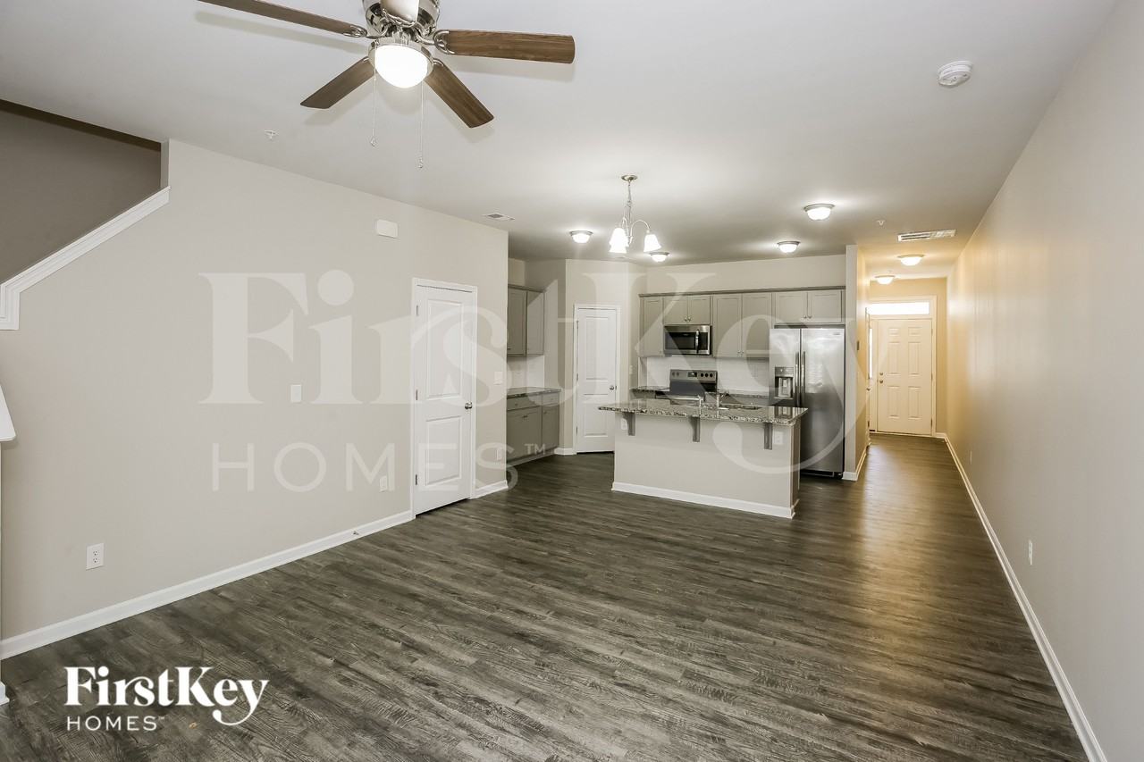 2054 Cypress Village Dr Nw - Photo 4 of 16