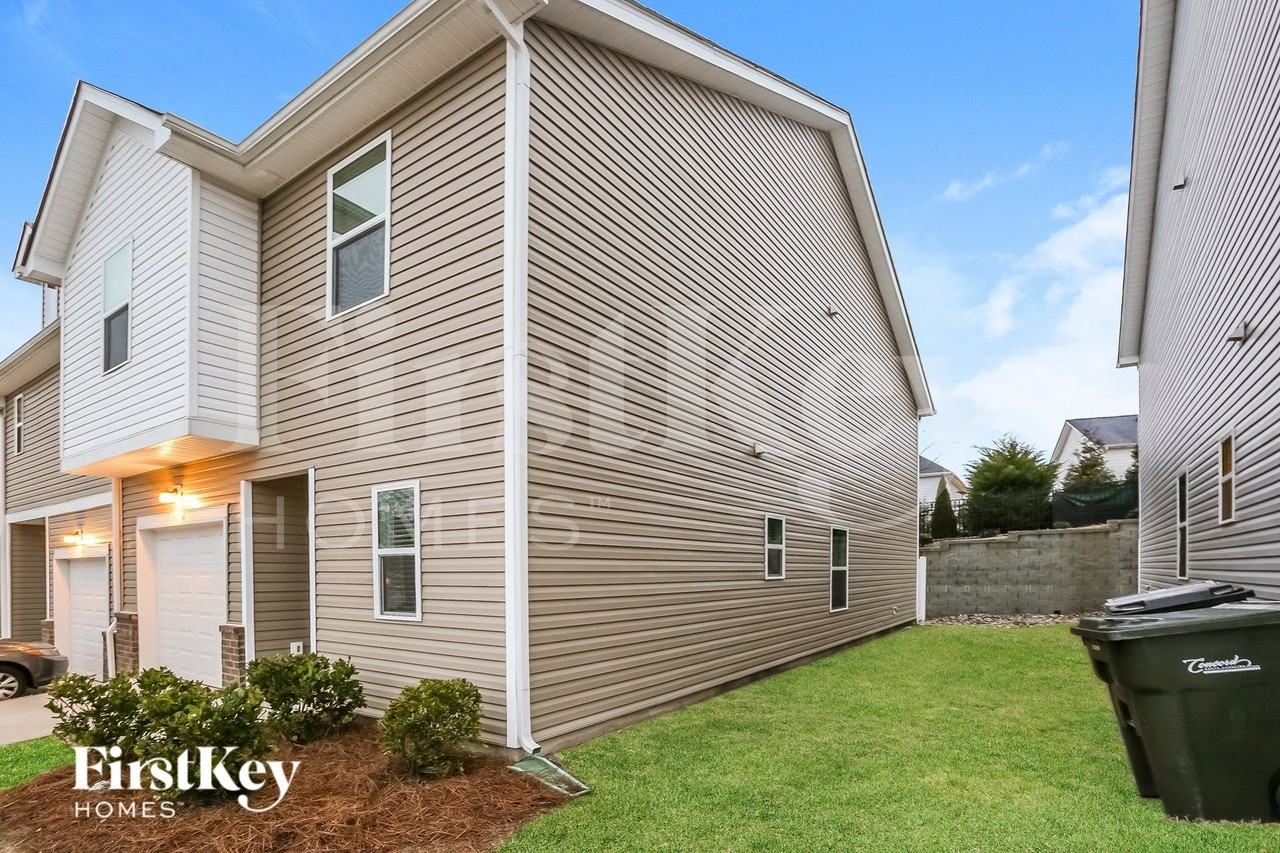 10736 Rivergate Dr NW - Photo 4 of 16