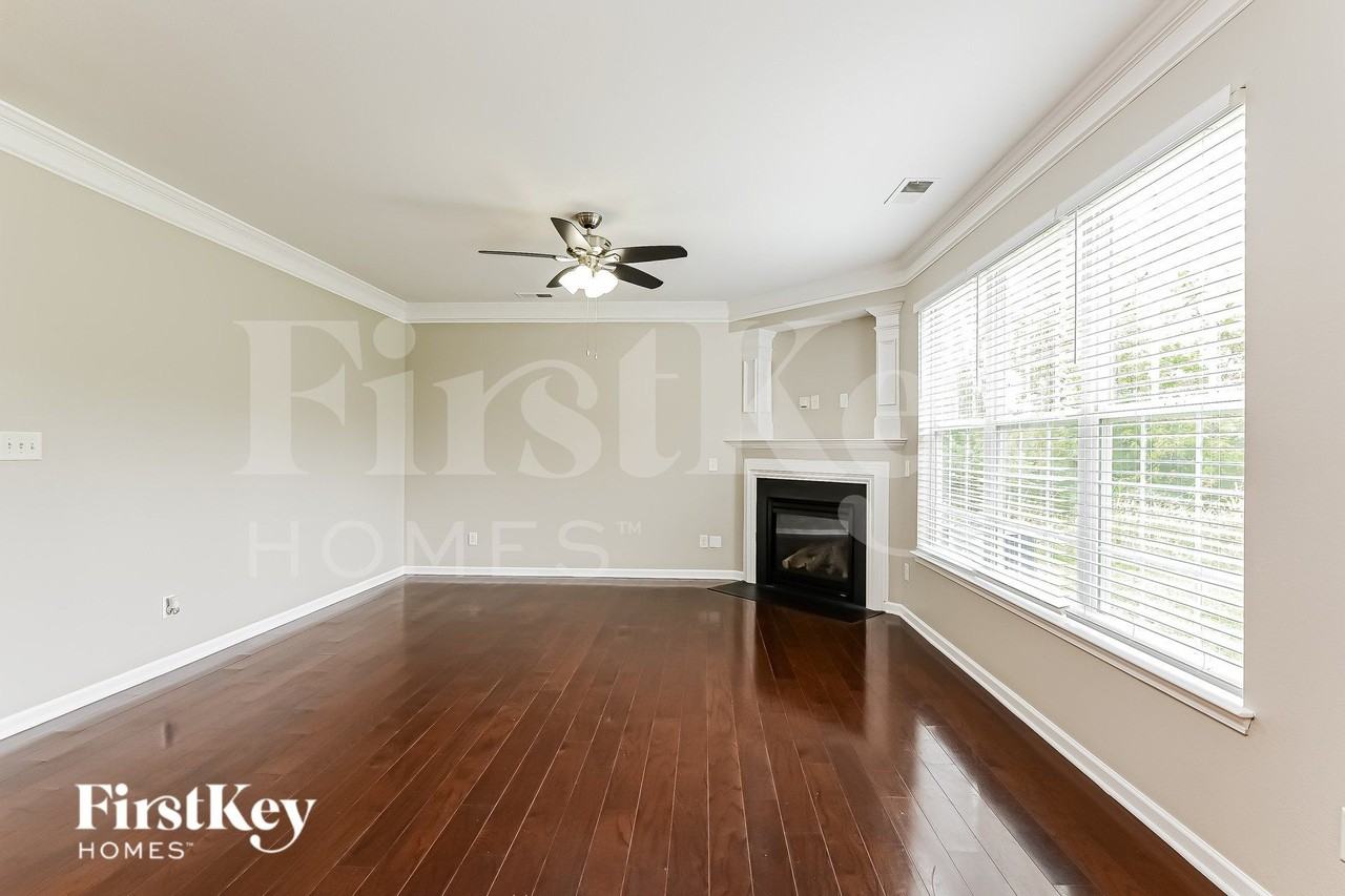 604 Piedmont Crossing Dr - Photo 3 of 15