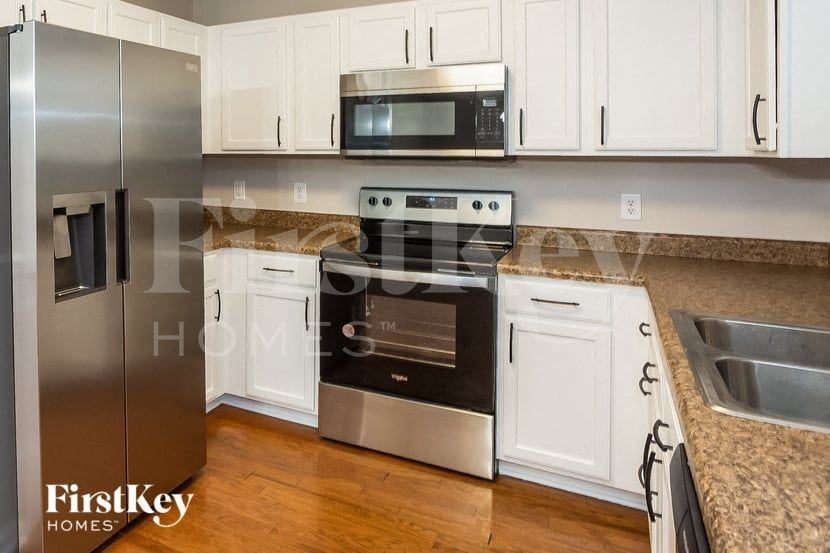 8507 Redstone View Dr - Photo 6 of 15