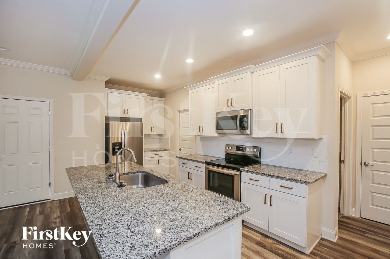 215 Parkwood Dr Nw - Photo 7 of 16