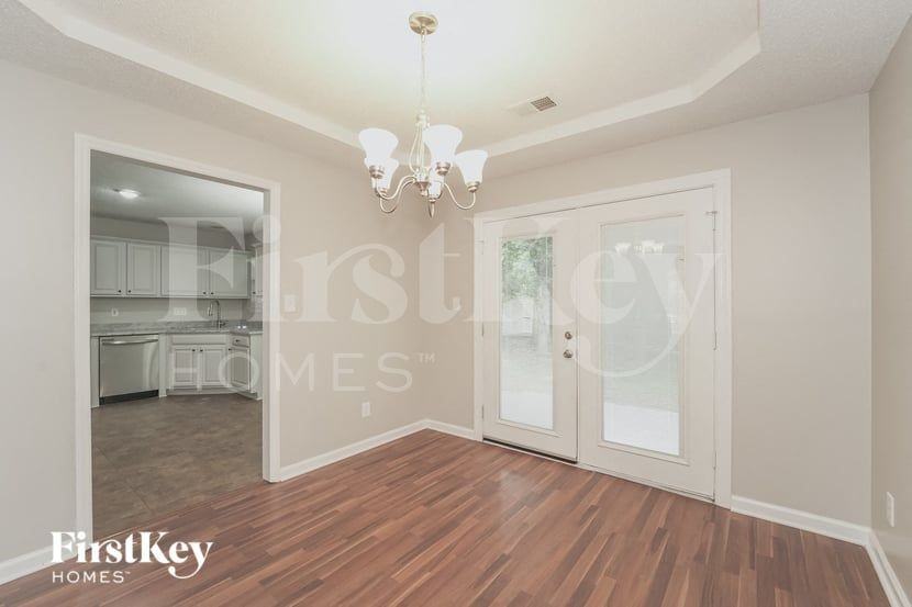 8111 Martindale Ln - Photo 6 of 15