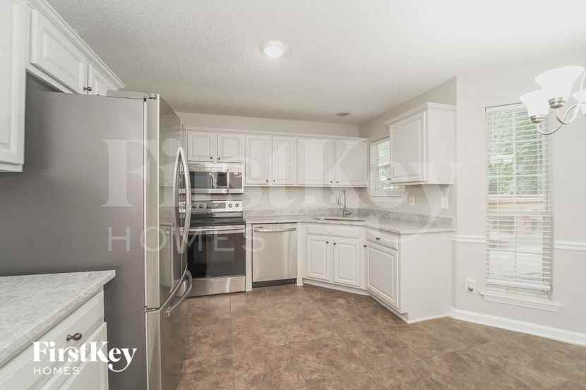 8111 Martindale Ln - Photo 7 of 15