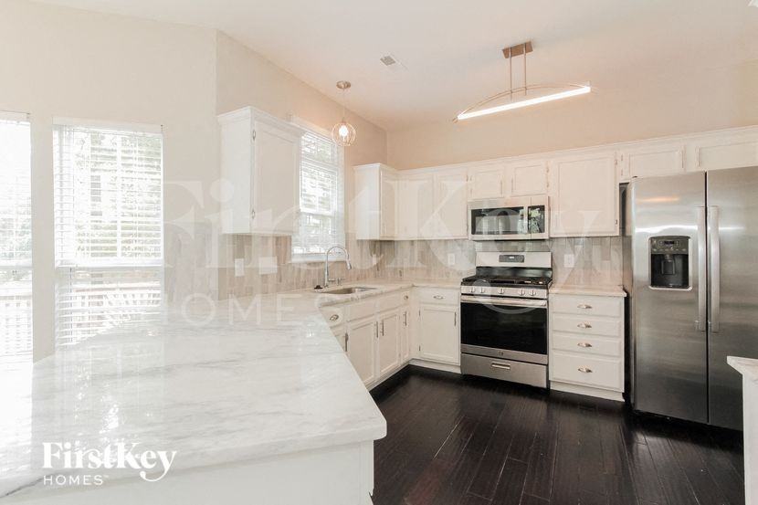 7336 Rock Island Rd - Photo 6 of 15