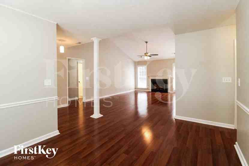 12 Montford Ct - Photo 3 of 15