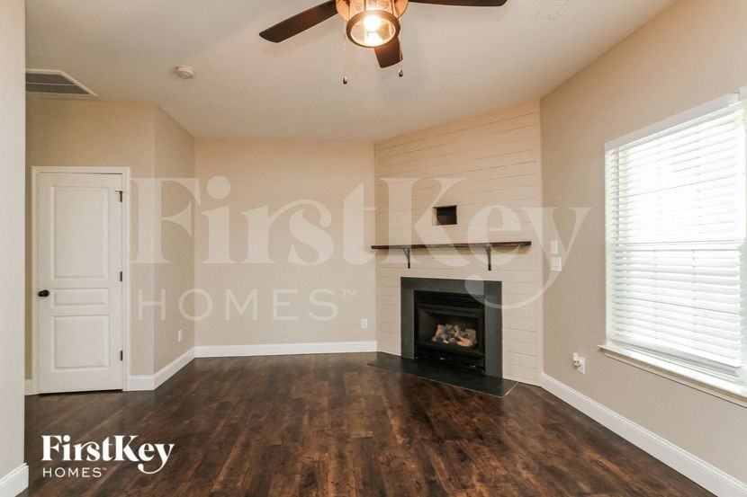 11418 Heritage Green Dr - Photo 2 of 15