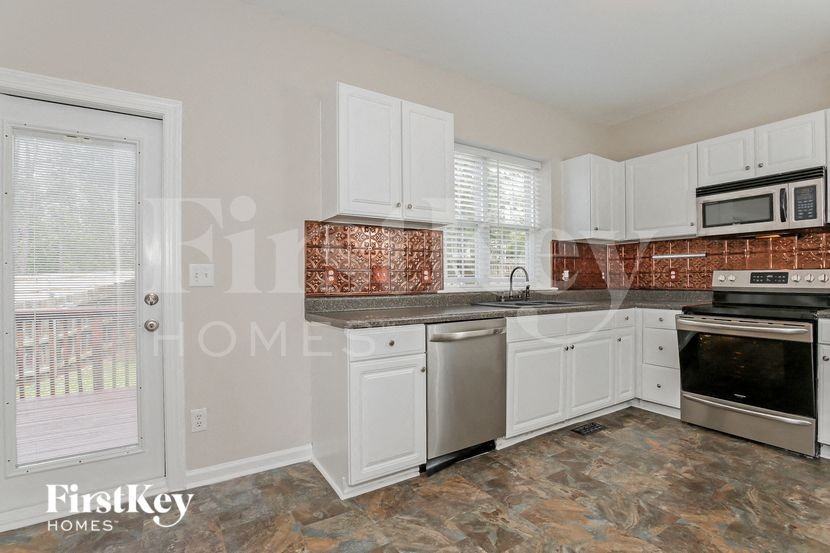 3900 Gisbourne Dr - Photo 7 of 15