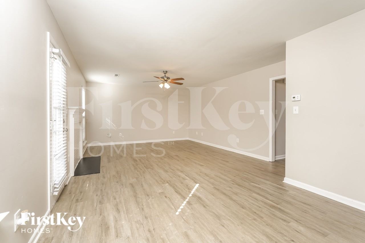 1050 Spruce Garden Dr - Photo 2 of 16