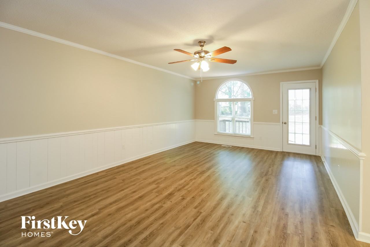 625 Scott Dr - Photo 4 of 15