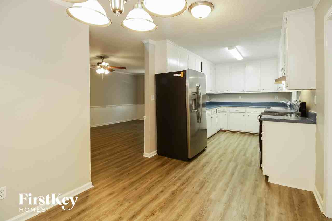 625 Scott Dr - Photo 5 of 15