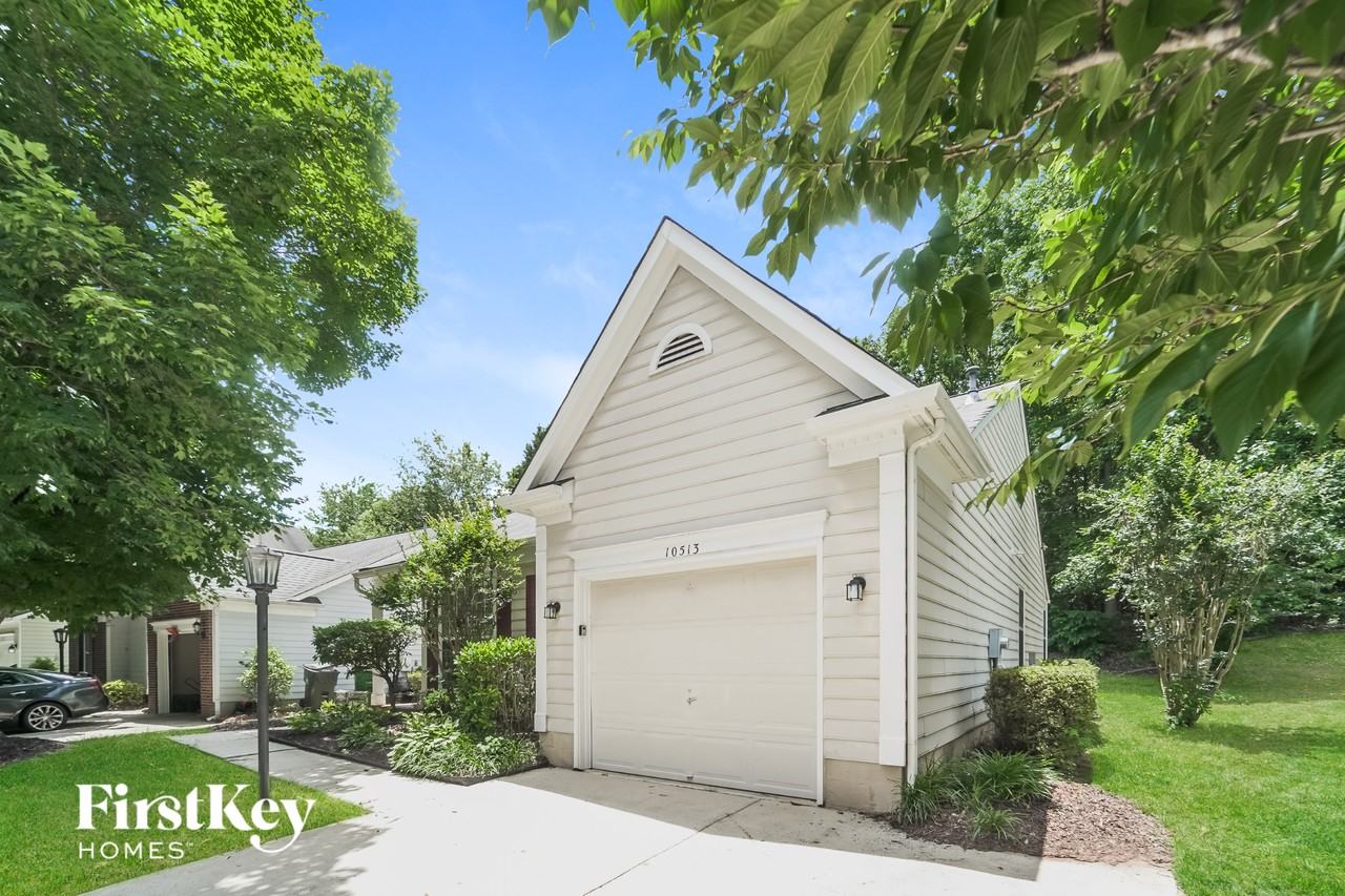 10513 Brawley Ln - Photo 3 of 15