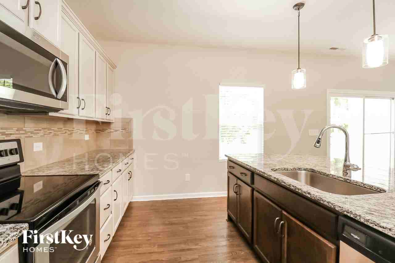 8000 Camden Xing - Photo 6 of 16