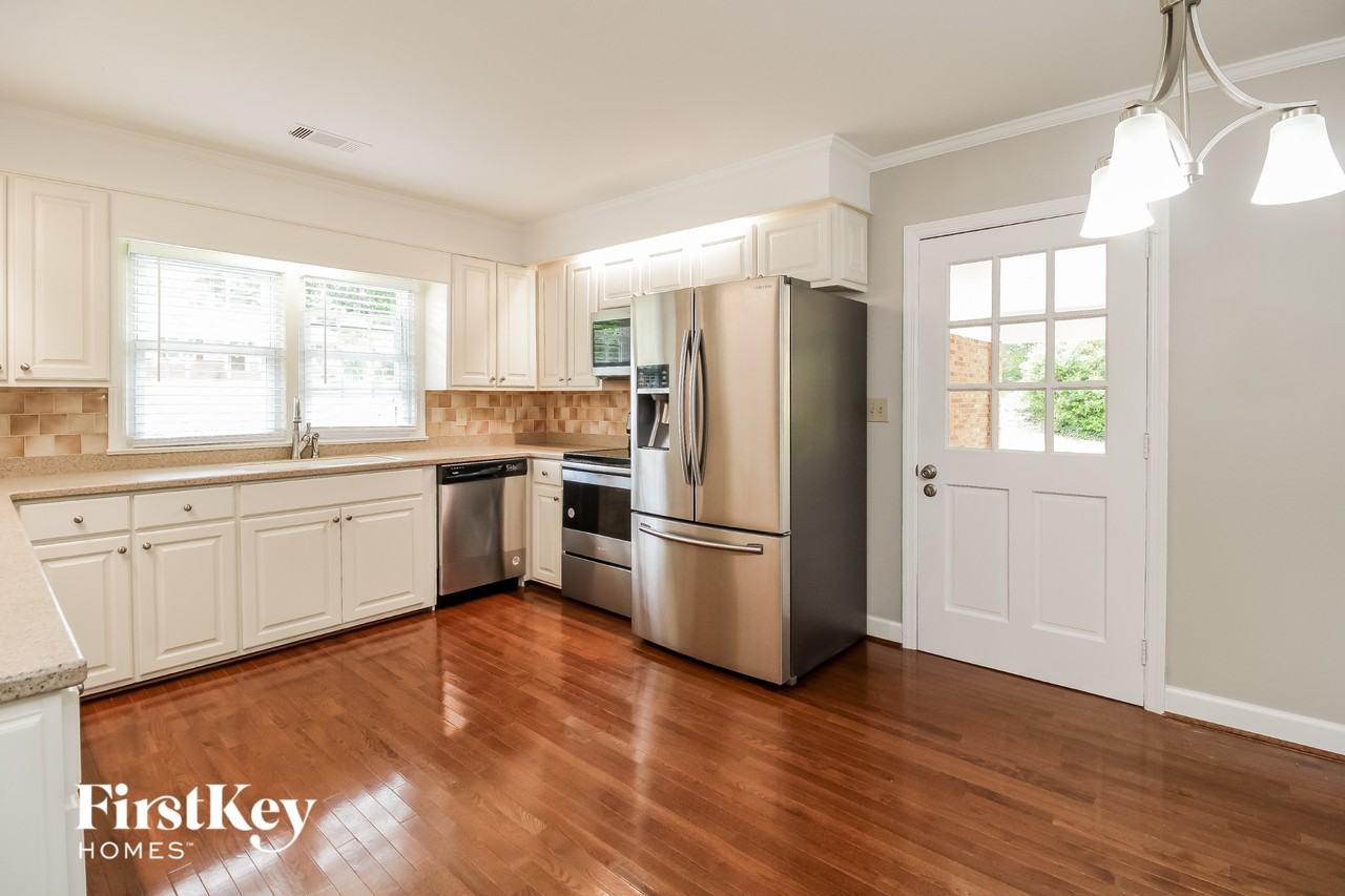 401 Idlewild Dr - Photo 6 of 15