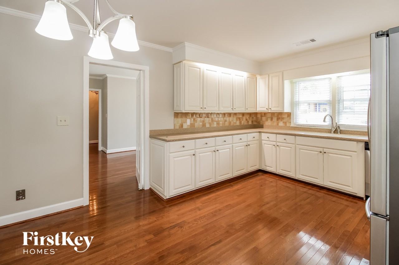 401 Idlewild Dr - Photo 7 of 15