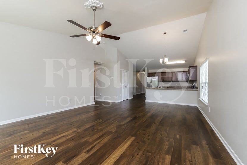 1049 Solstice St - Photo 3 of 15