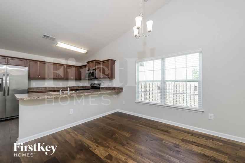 1049 Solstice St - Photo 4 of 15