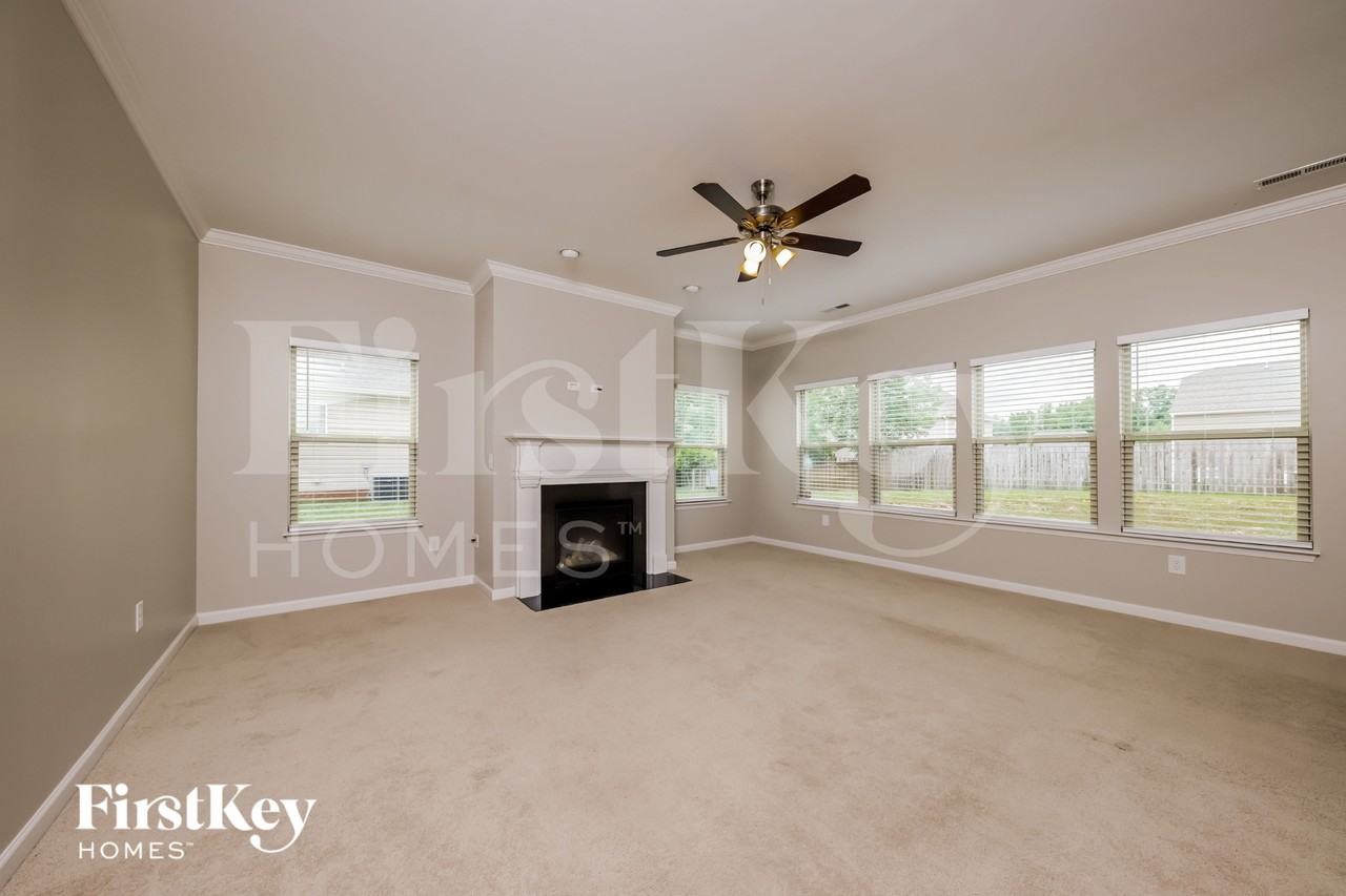 1691 Pinnacle Oaks Dr - Photo 3 of 15