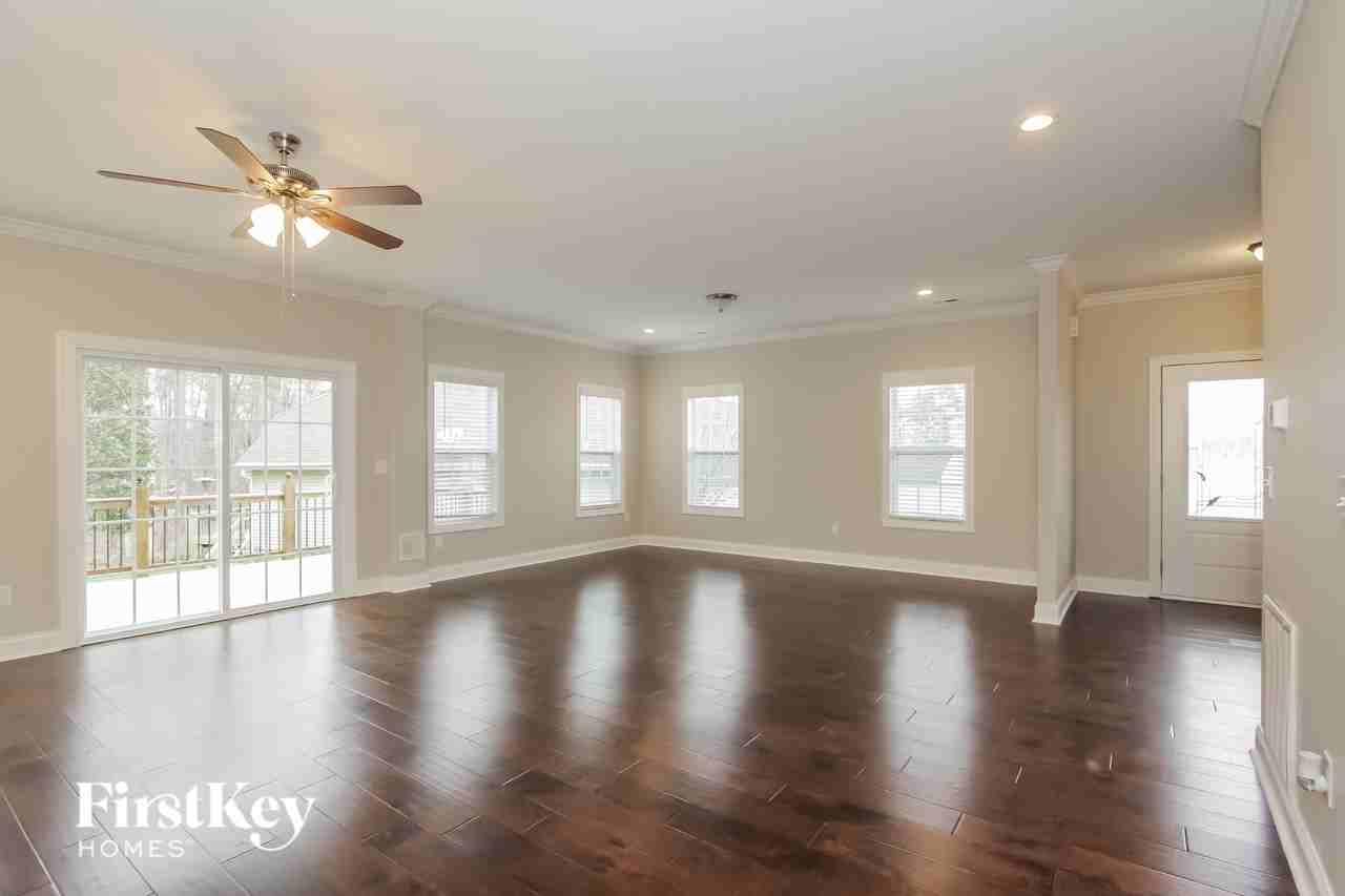 7879 Smith Pond Dr - Photo 2 of 14