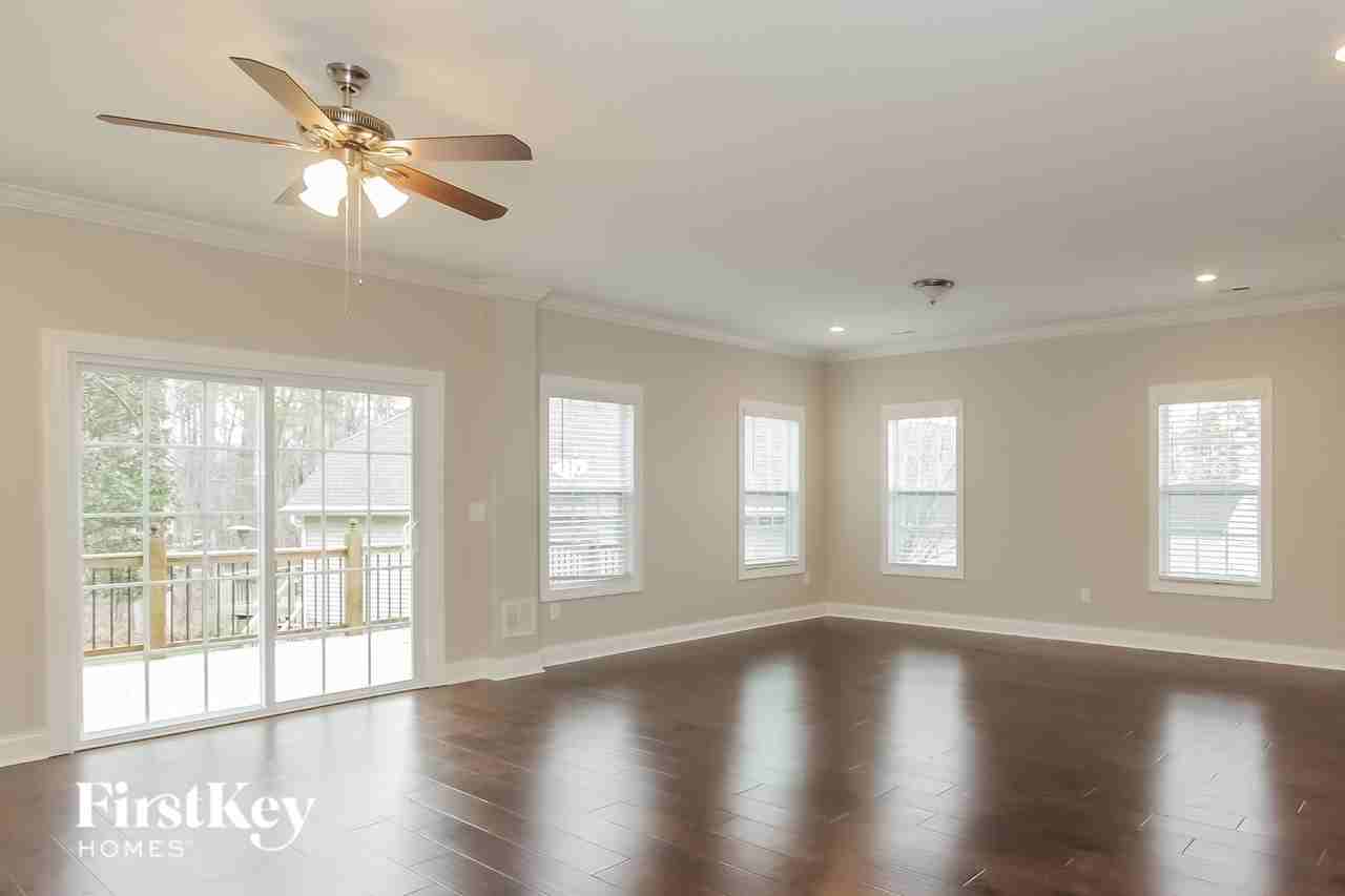 7879 Smith Pond Dr - Photo 3 of 14