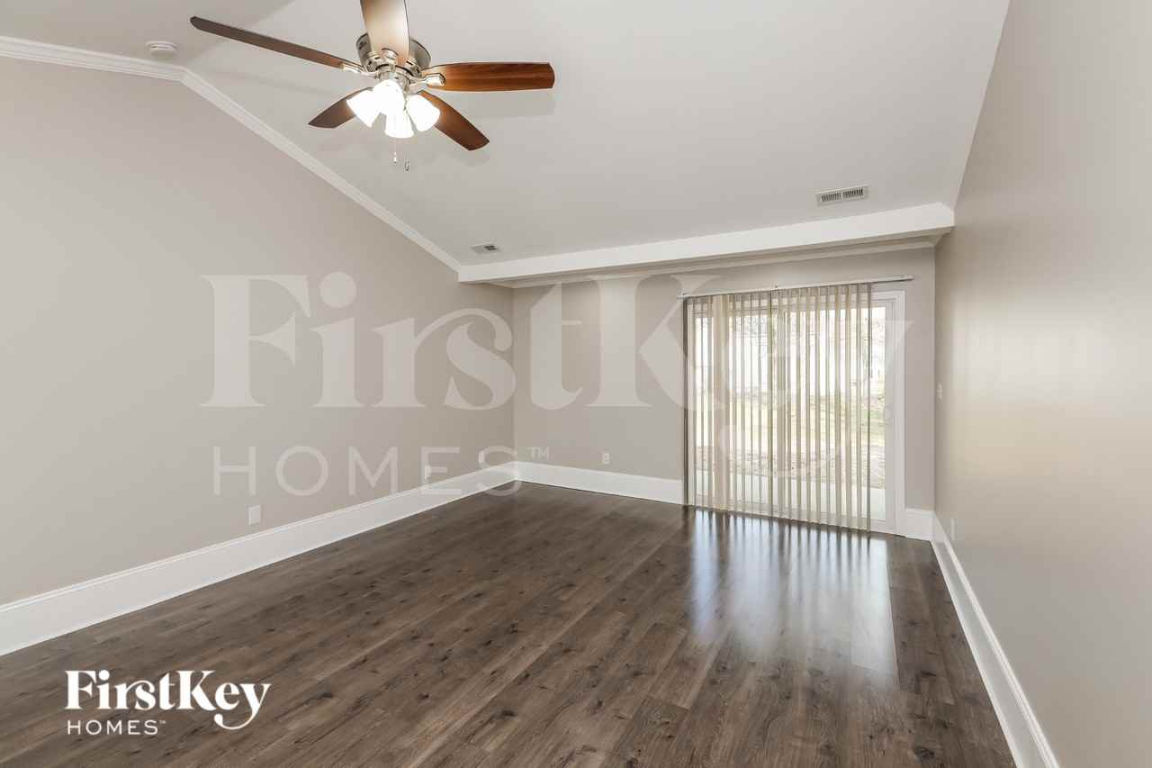 3104 Kelly Grove Ln - Photo 3 of 15